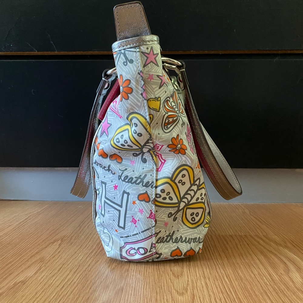 Coach purse. - Picture 2 of 3